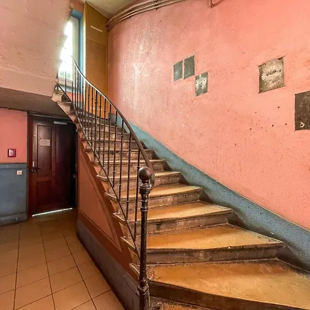 Le Petit Barret Du 8eme Ail * Lyon