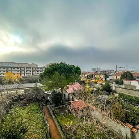 Le Petit Barret Du 8eme Ail Apartment *